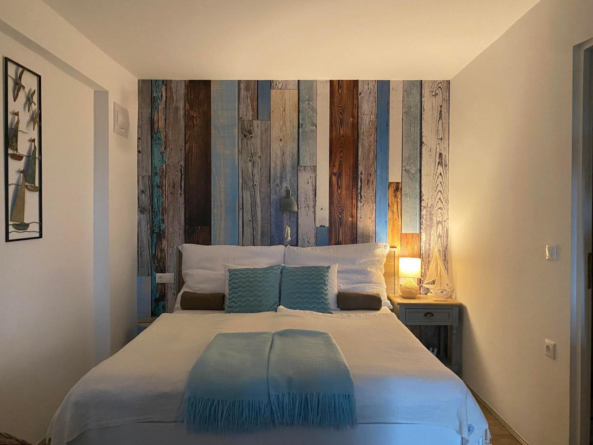 Bacchus Apartman - Borbarlang, Badacsony Badacsonytomaj Ngoại thất bức ảnh