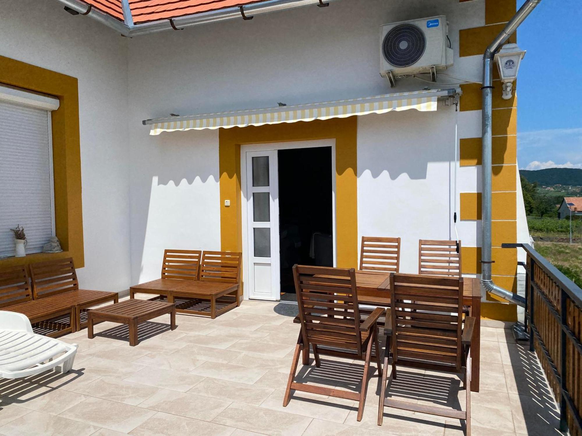 Bacchus Apartman - Borbarlang, Badacsony Badacsonytomaj Ngoại thất bức ảnh