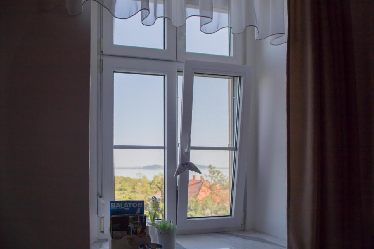 Bacchus Apartman - Borbarlang, Badacsony Badacsonytomaj Ngoại thất bức ảnh
